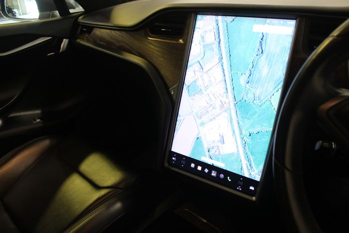 Tesla Model S 2019