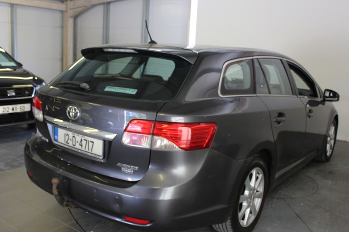 Toyota Avensis 2012