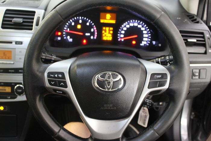 Toyota Avensis 2012