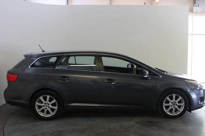 Toyota Avensis 2012