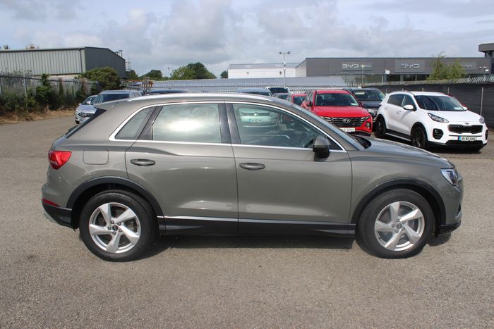 Audi Q3 2021