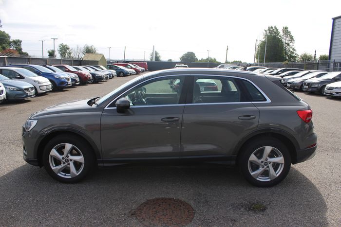 Audi Q3 2021