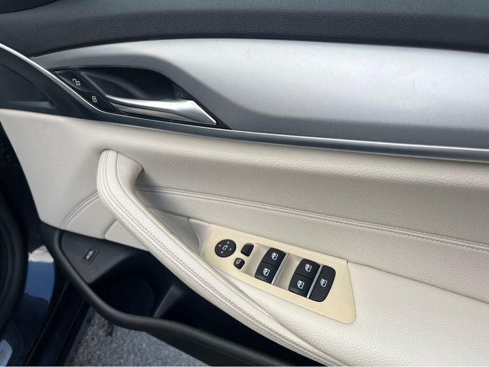 BMW 5 Series 2021