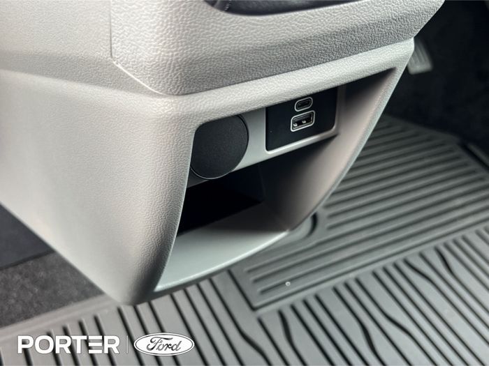 Ford Tourneo Custom 2026
