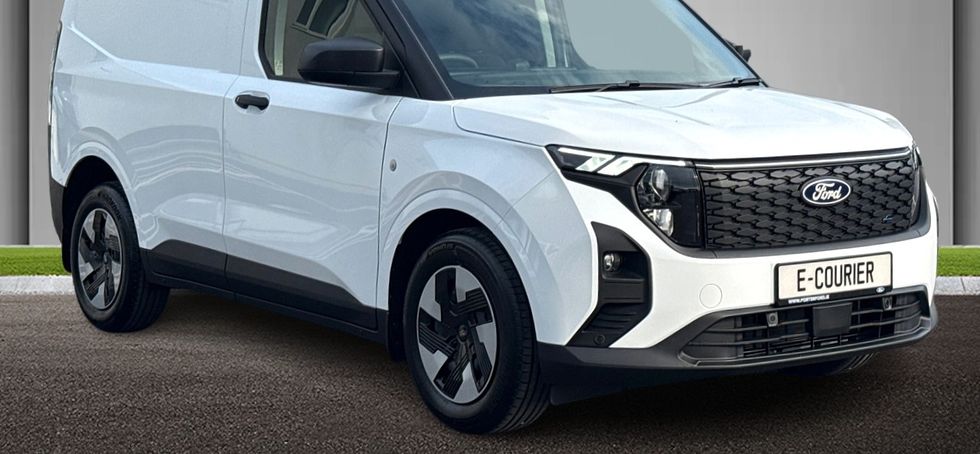 Ford TRANSIT COURIER 2026