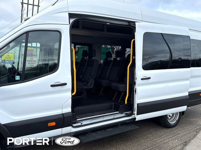 Ford Transit Minibus 2021