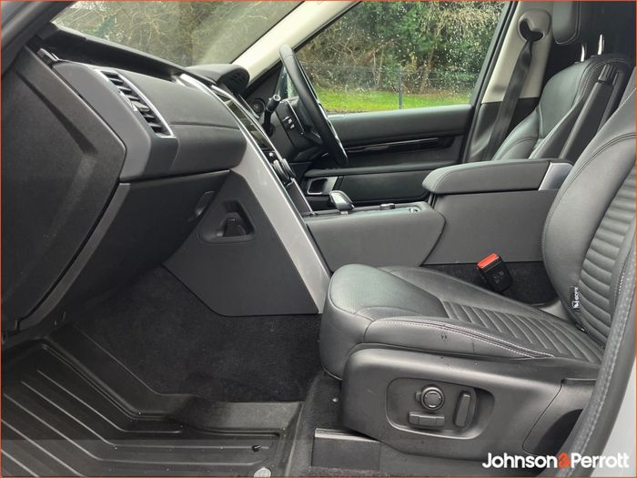 Land Rover Discovery 2023
