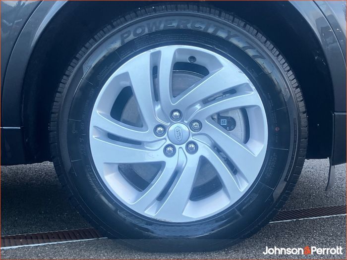Land Rover Discovery Sport 2024