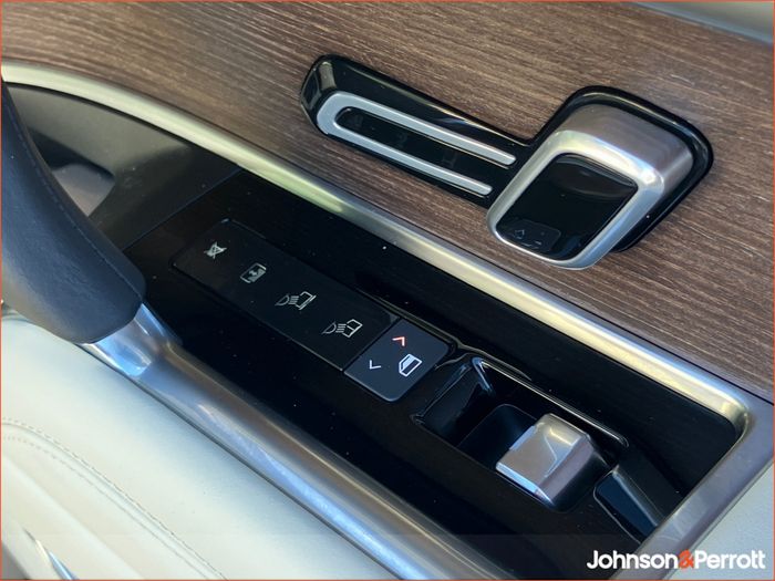 Land Rover Range Rover 2025