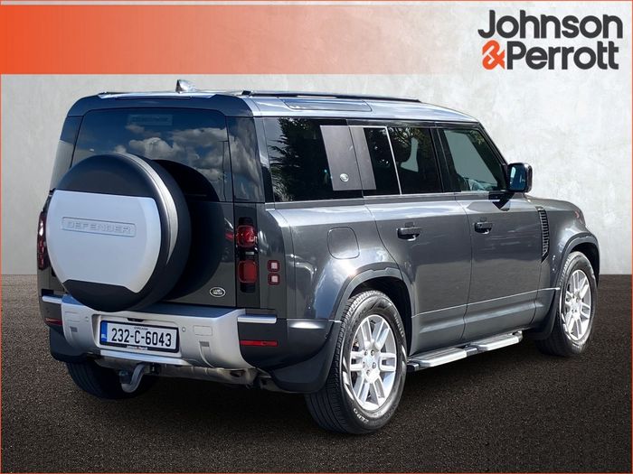 Land Rover Defender 2023
