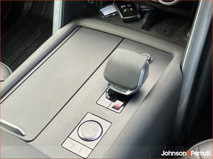 Land Rover Discovery 2024