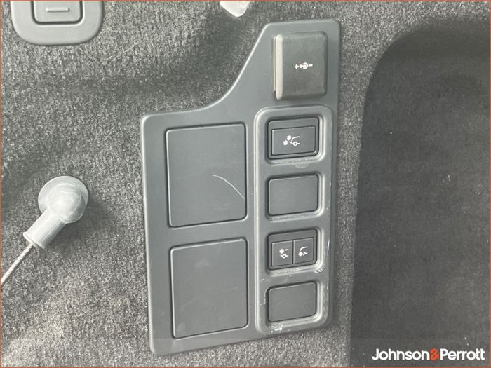 Land Rover Discovery 2024