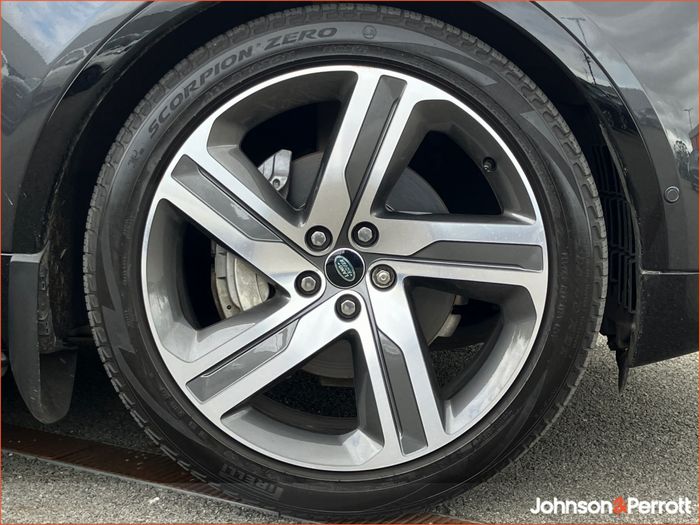 Land Rover Discovery 2024