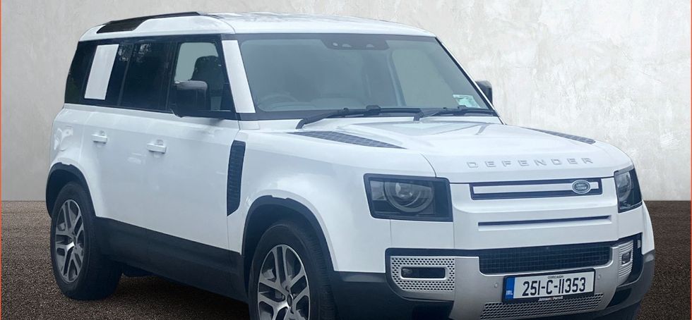 Land Rover Defender 2025