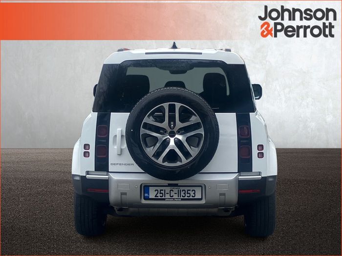 Land Rover Defender 2025