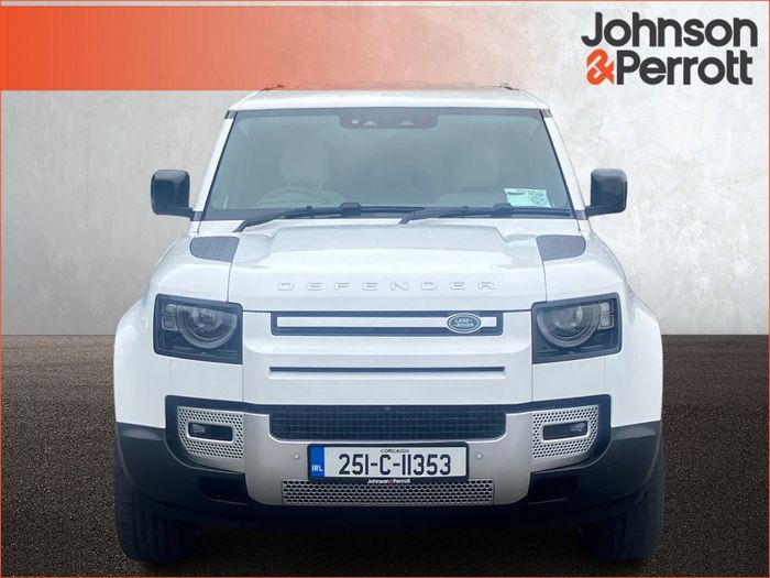 Land Rover Defender 2025