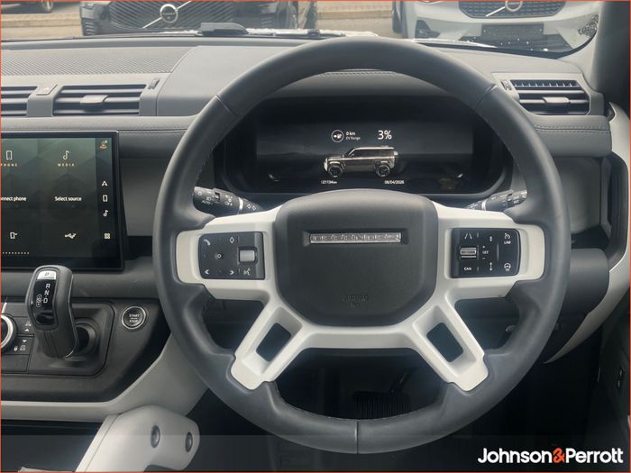 Land Rover Defender 2025