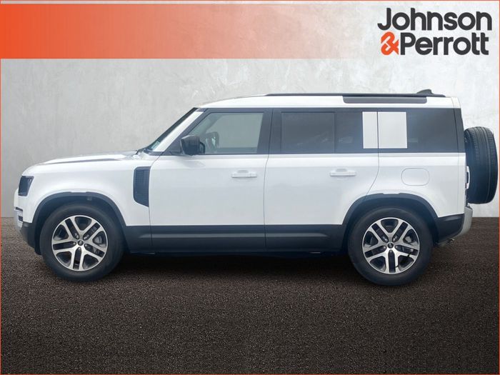Land Rover Defender 2025