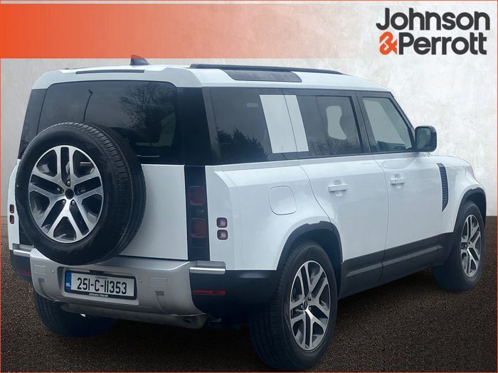 Land Rover Defender 2025