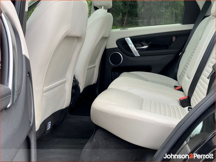 Land Rover Discovery Sport 2025