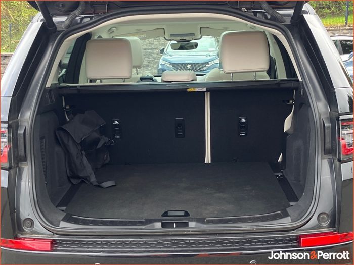 Land Rover Discovery Sport 2025