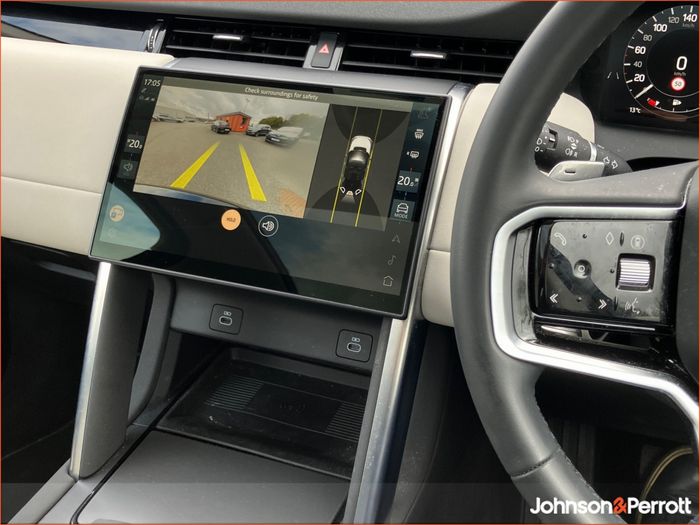 Land Rover Discovery Sport 2025