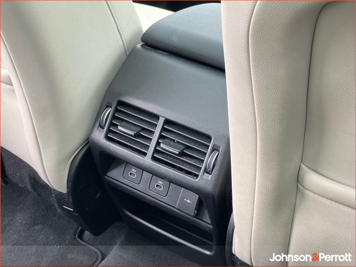 Land Rover Discovery Sport 2025