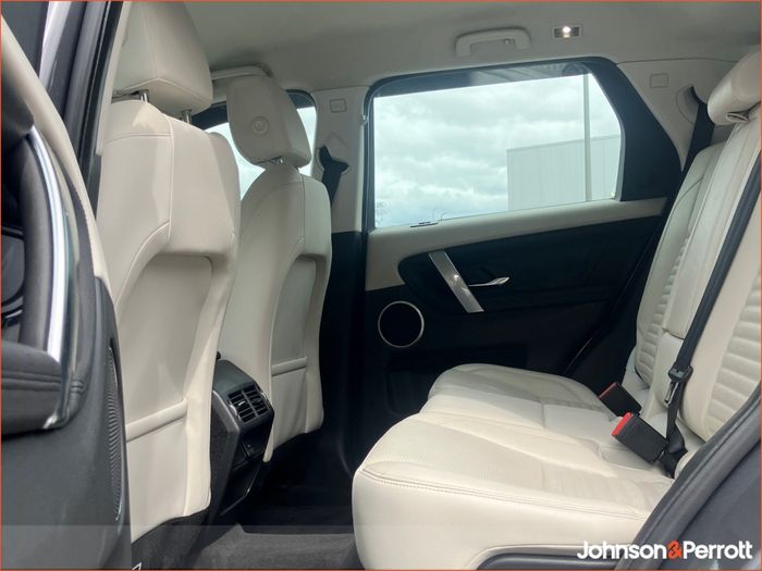 Land Rover Discovery Sport 2021