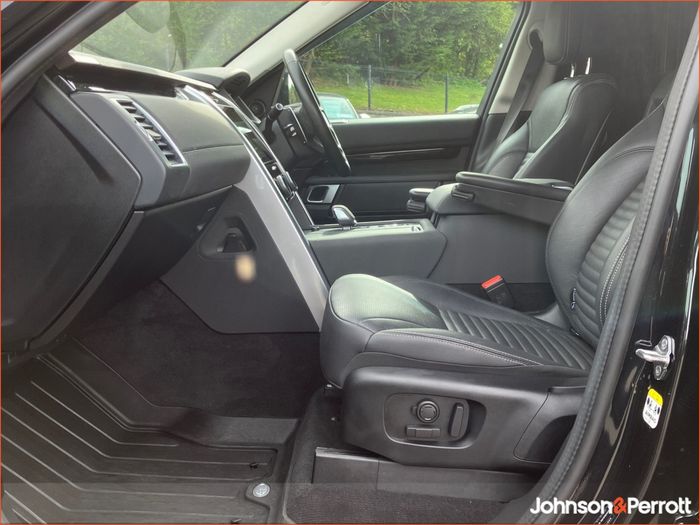 Land Rover Discovery 2023