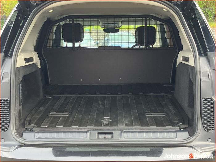 Land Rover Discovery 2023