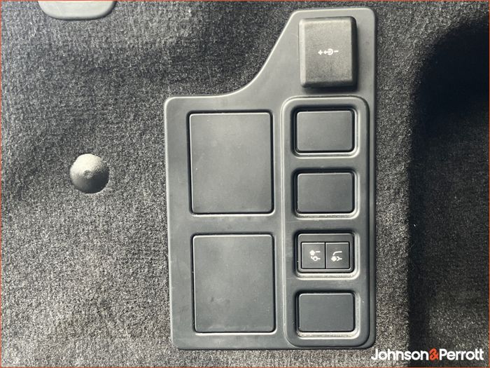 Land Rover Discovery 2023