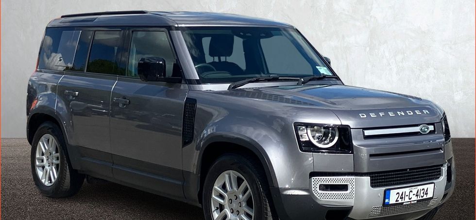 Land Rover Defender 2024