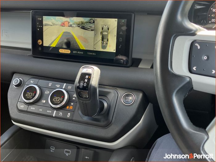 Land Rover Defender 2024