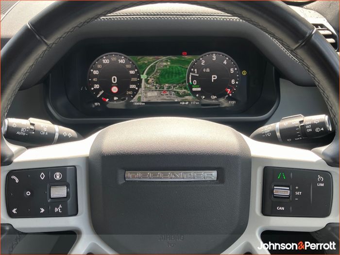 Land Rover Defender 2024