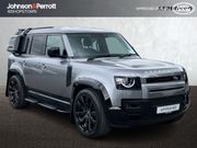 Land Rover Defender 2024