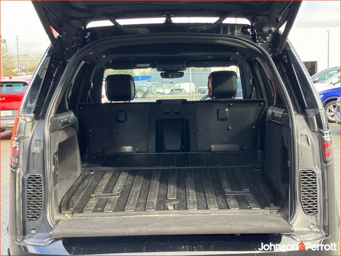 Land Rover Discovery 2023