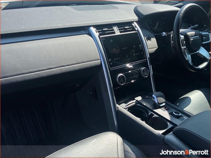 Land Rover Discovery 2025
