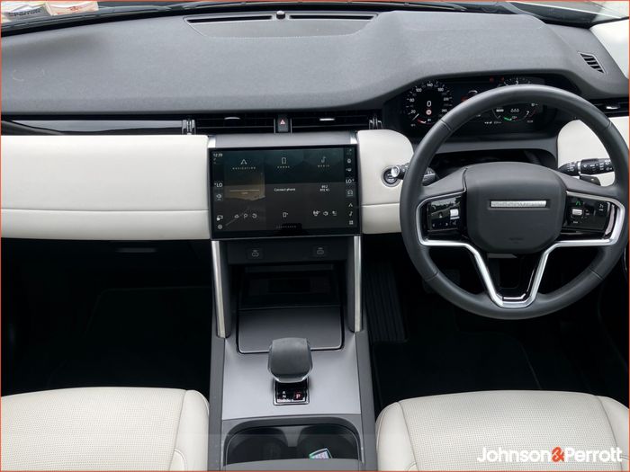 Land Rover Discovery Sport 2025