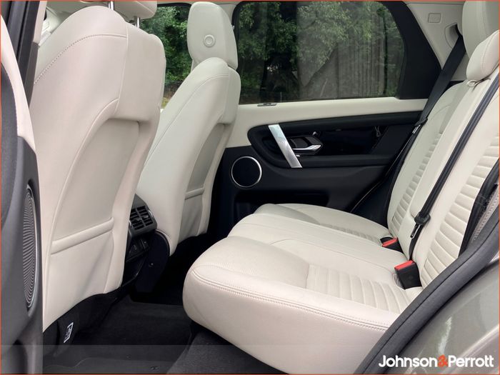 Land Rover Discovery Sport 2025