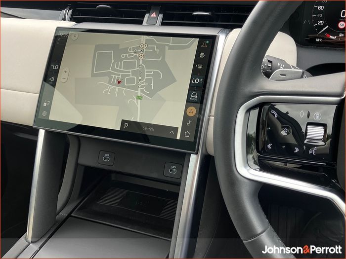 Land Rover Discovery Sport 2025