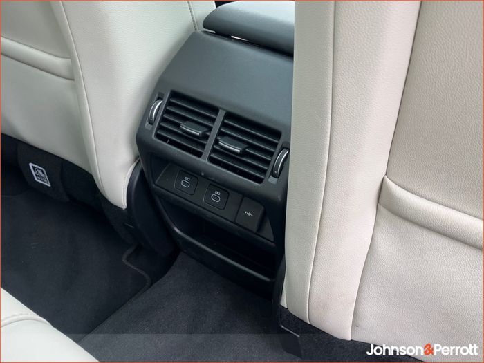 Land Rover Discovery Sport 2025