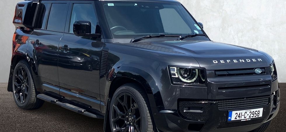 Land Rover Defender 2024