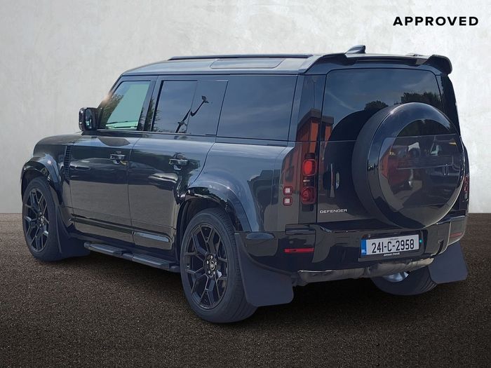 Land Rover Defender 2024