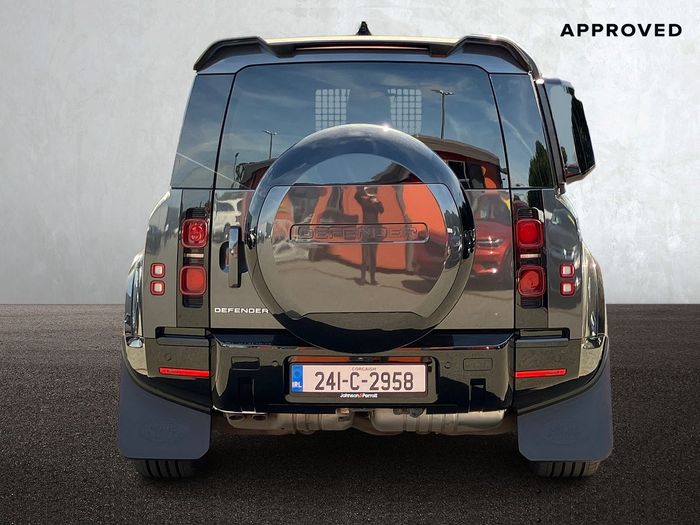Land Rover Defender 2024