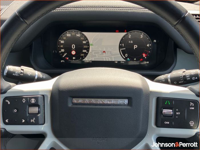 Land Rover Defender 2024