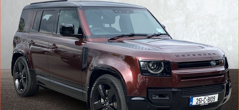 Land Rover Defender 2025