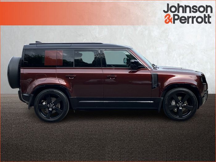 Land Rover Defender 2025
