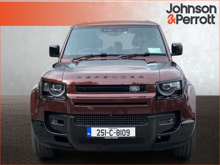 Land Rover Defender 2025