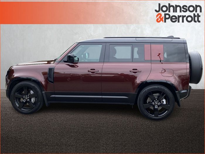 Land Rover Defender 2025