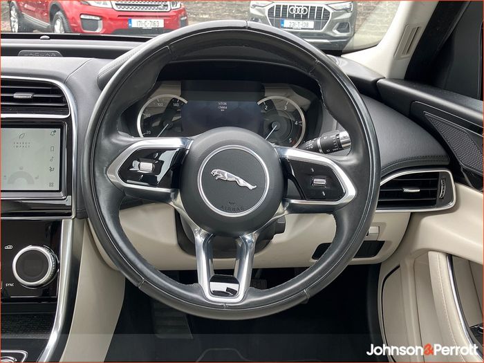 Jaguar XE 2022